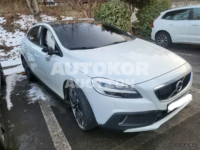 2018, Volvo / V40, VIN: YV1MZA8KDJ2140191, 111542 км., diesel