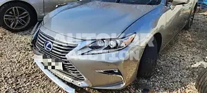 2018, Lexus / ES 300, 66969 км., hybrid