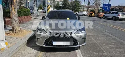 2024, Lexus / ES 300, 13092 км., hybrid, 2487 куб.см.