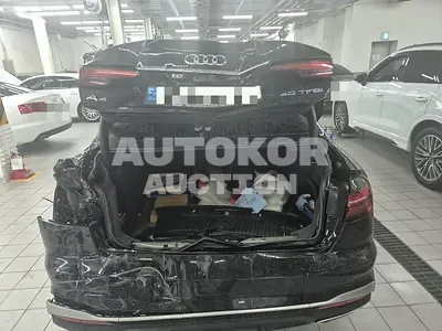 2022, Audi / A4, gas