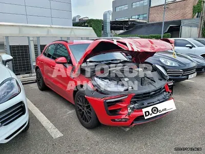 2018, Porsche / Macan, VIN: WP1AG2957JLB63155, 62168 км., gas