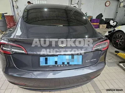 2021, Tesla / Model 3, 89853 км., electric