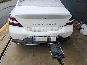 2022, Genesis / G70, 35464 км., gas, 2000 куб.см.