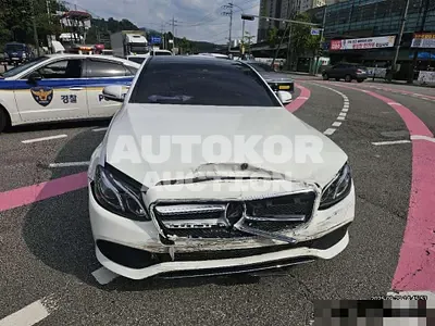 2019, Mercedes-Benz / E 300, 30212 км., gas