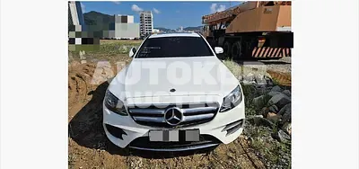 2017, Mercedes-Benz / e300, 60000 км., gas, 1995 куб.см.