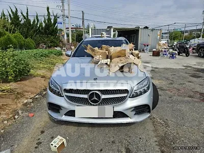 2021, Mercedes-Benz / C 200, 60000 км., gas
