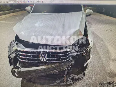 2018, Volkswagen / Passat, VIN: 1VWZZZA3ZJC039001, 25386 км., gas