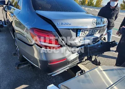 2020, Mercedes-Benz / E 300, VIN: W1KZF5EB0LA837557, 47756 км., hybrid