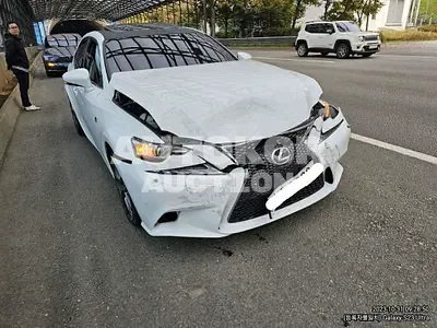 2016, Lexus / IS 200t, VIN: JTHBA5D28G5018322, 67619 км., gas