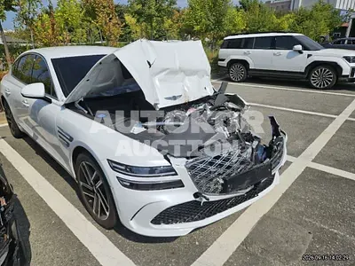 2025, Genesis / G80, 13438 км., gas, 2500 куб.см.