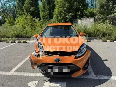 2018, Toyota / Prius C, 63399 км., hybrid