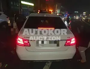 2015, Mercedes-Benz / E 220, 207089 км., diesel, 2143 куб.см.