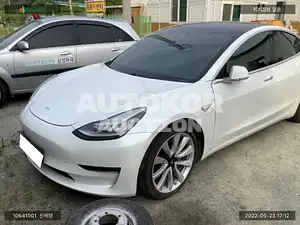 2020, Tesla / Model 3, VIN: 5YJ3E1EB3LF725726, electric