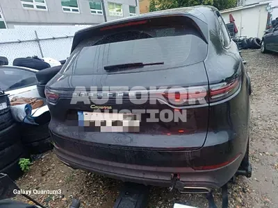 2022, Porsche / Cayenne, 63072 км., hybrid
