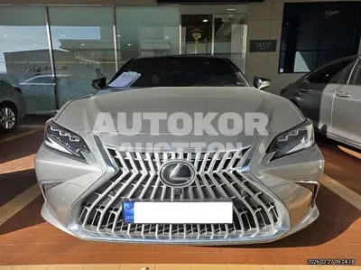 2026, Lexus / es300h, 30000 км., hybrid