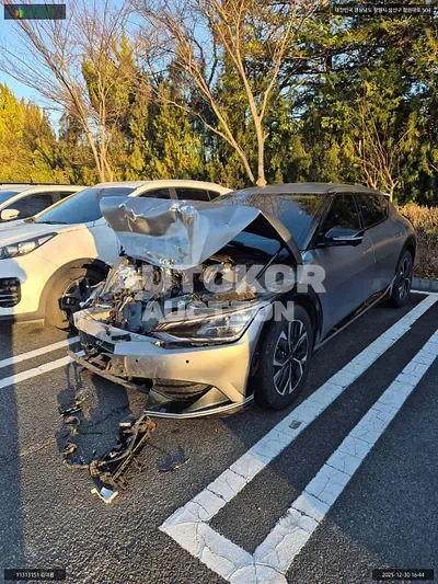 2022, Kia / ev6, VIN: KNAC381CPNA053302, 123000 км., electric
