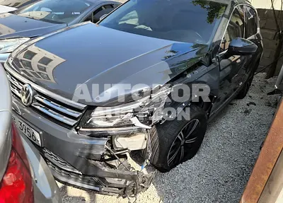 2018, Volkswagen / Tiguan, VIN: WVGZZZ5NZJW938406, diesel