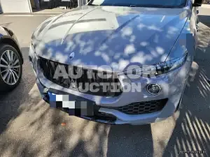 2017, Maserati / Levante, VIN: ZN661YUG1HX263404, 76025 км., gas
