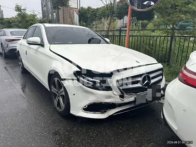 2019, Mercedes-Benz / e300, 104842 км., gas