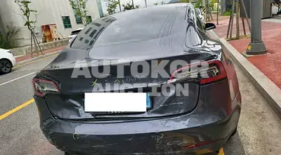 2020, Tesla / Model 3, VIN: 5YJ3E1EAXLF585438, 124775 км., electric