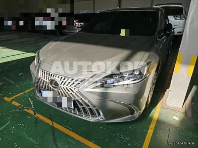 2025, Lexus / es300h, 9831 км., hybrid