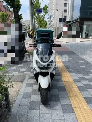 2018, BMW / 125, gas