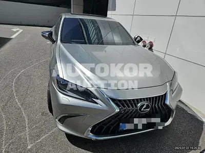 2024, Lexus / ES 300, 63088 км., hybrid