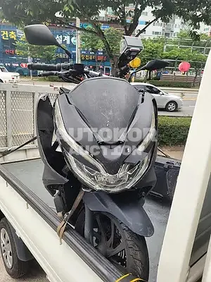 2020, BMW / 125, gas