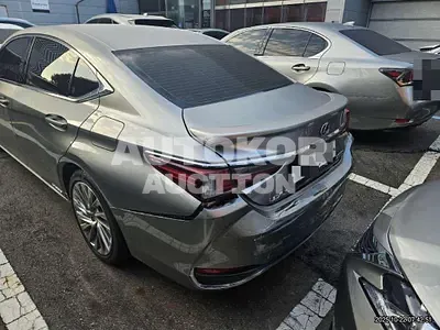 2018, Lexus / ES 300, 49000 км., hybrid