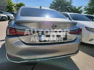 2023, Lexus / ES 300, 55000 км., hybrid