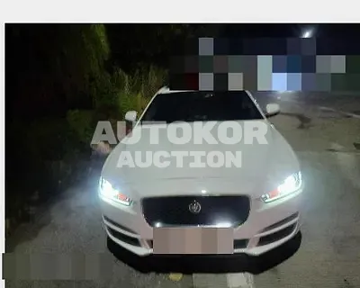 2017, Jaguar / XE, 110275 км., gas, 1999 куб.см.