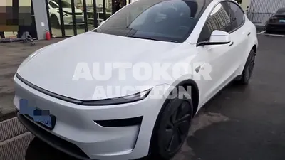 2025, Tesla / Model Y, 3654 км., electric