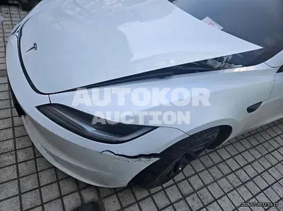 2024, Tesla / Model 3, 31977 км., electric