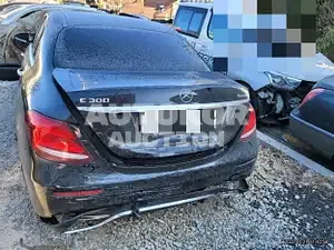 2020, Mercedes-Benz / E 300, VIN: W1KZF4KB8LA841967, 40234 км., gas