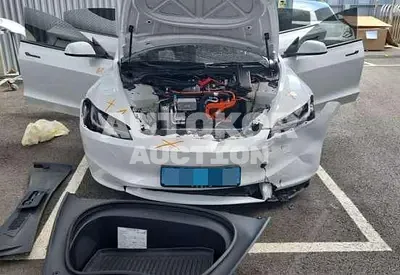 2024, Tesla / Model 3, VIN: LRW3E7EK0RC296163, electric