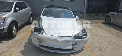 2024, Tesla / Model 3, 33445 км., electric