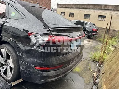 2022, Audi / e-tron, 85283 км., electric