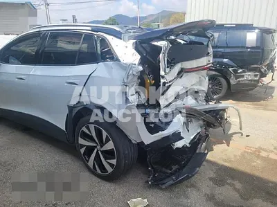 2025, BMW / D4, electric, 234 куб.см.