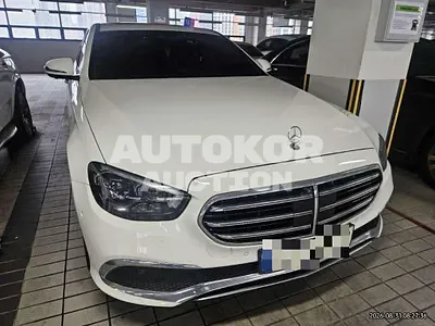 2023, Mercedes-Benz / e300, 49974 км., gas