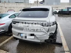 2023, Porsche / Cayenne, 4953 км., gas