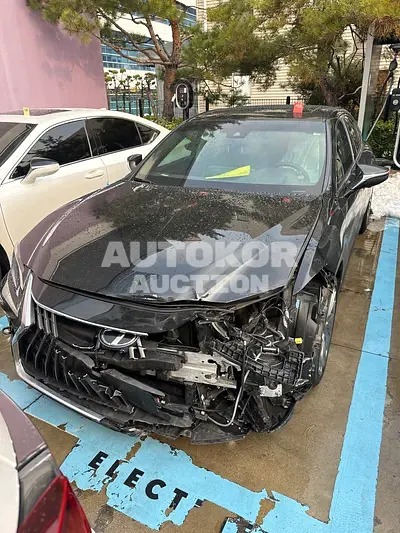 2023, Lexus / ES 300, 39000 км., hybrid
