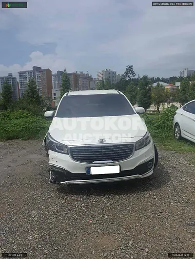 2015, Daimler / Limousine, VIN: KNAME81ABGS188169, 144523 км., diesel