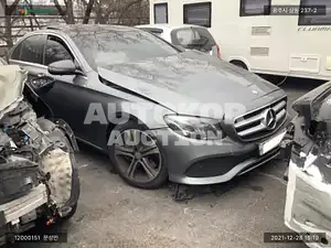 2016, Mercedes-Benz / E 300, VIN: WDDZF4KB8HA080767, gas