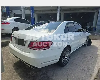 2016, Mercedes-Benz / E 400, 174681 км., gas, 2996 куб.см.