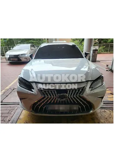 2025, Lexus / es300h, 9810 км., hybrid, 2487 куб.см.