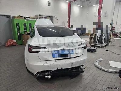 2024, Tesla / Model 3, electric