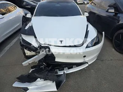 2024, Tesla / Model 3, 58222 км., electric