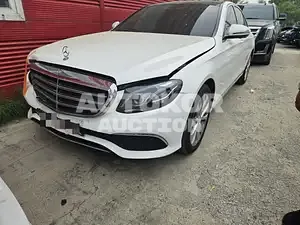 2016, Mercedes-Benz / E 300, 65000 км., gas