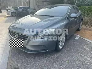 2015, Volvo / V40, VIN: YV1MV845BF2237734, diesel