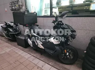 2024, Aston Martin / V12, 30000 км., gas, 125 куб.см.